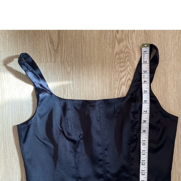 HOUSE OF HARLOW 1960 - Women's Satin Like Black Crop Top Size Medium New - Picture 6 of 7